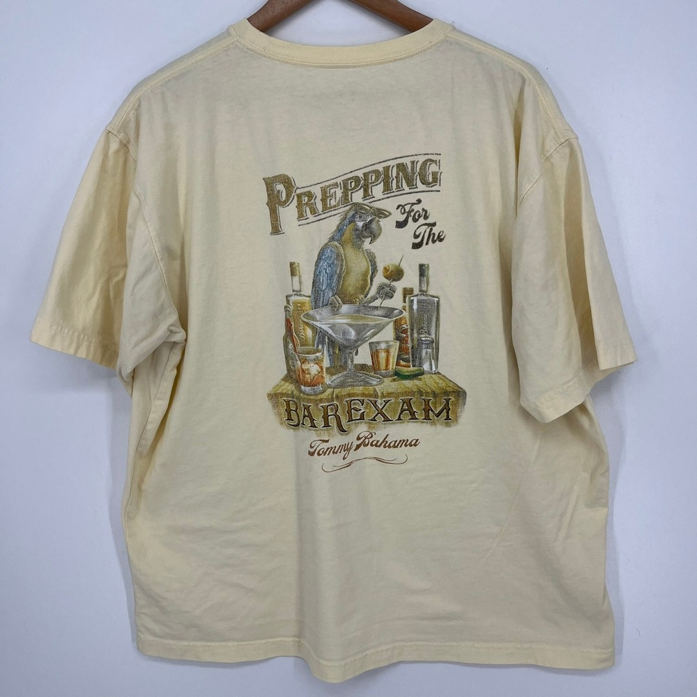 Tommy Bahama Relax Mens XL Yellow Bar Exam Parrot Graphic T-Shirt